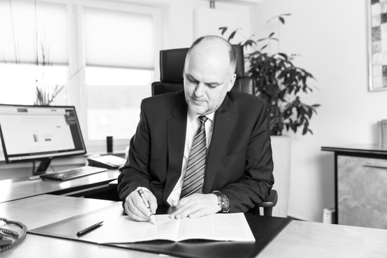 Ihre Mitarbeiter aus dem Büro